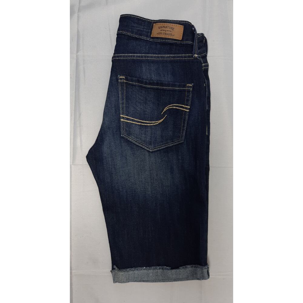 Signature by Levi Strauss Modern Skinny Cuffed Bermuda Shorts l Size: 2 (W26)